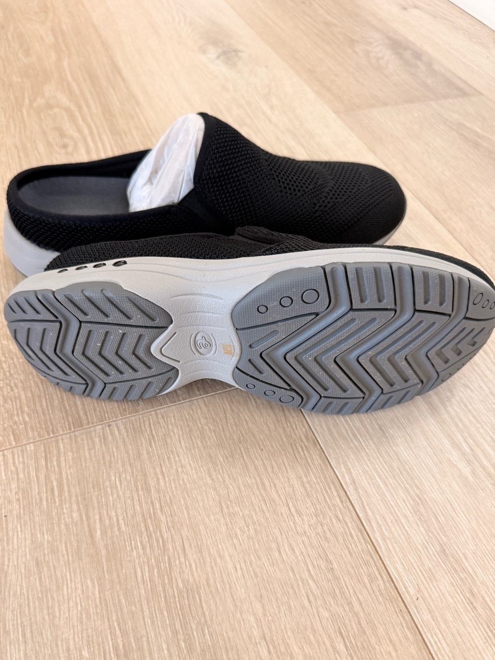 Easy Spirit Takeknit2 Mesh Slip-On Mule sneakers with Gray Sole. NWT 8.5 X-wide - Picture 8 of 9